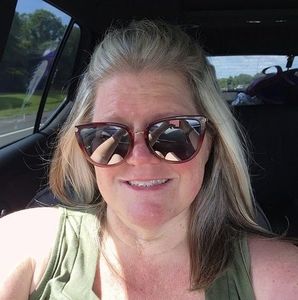 Meet your Posher, Pamela